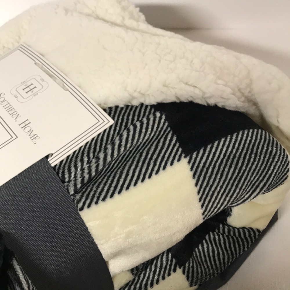 Buffalo check Throw NWT cozy fleece Throw black - Picture 3 of 10